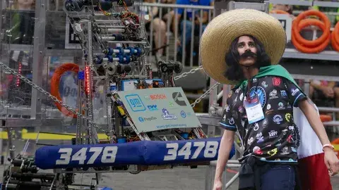 Mexicanos hacen historia en mundial de robótica FIRST 2024 (video)