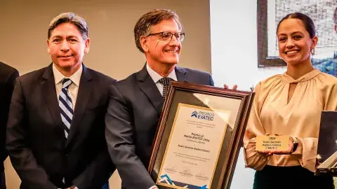 Emprendedor e innovador gana Premio al Mérito EXATEC Laguna 2024