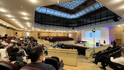¡Potencia eléctrica! Profesor Tec dirige equipo en foro mundial
