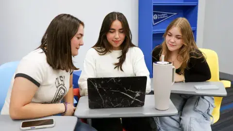 Alumnas PrepaTec crean app para conectar donantes con centros de ayuda