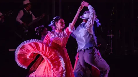 Raíces: realizan homenaje al rosa mexicano de Ramón Valdiosera