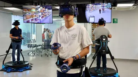 Alumnos del Tec Qro tienen nuevos laboratorios de negocios (fotos)