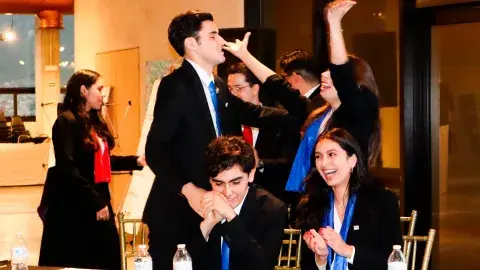 ¡Victoria! Laguneros ganan torneo nacional de debate estudiantil