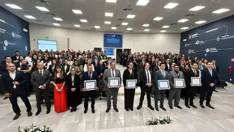 ¡Primera edición, primer lugar! Tec Qro gana en litigio oral penal