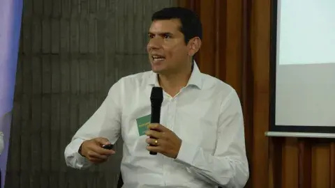 Por la biodiversidad: profesor Tec Puebla expone en foro internacional