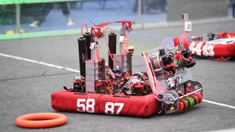 Robots ‘al océano’: PrepaTec se alista para torneo de FIRST 2025