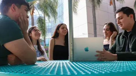 ¡Innovan! Crean estudiantes Tec startup educativa y van a final global