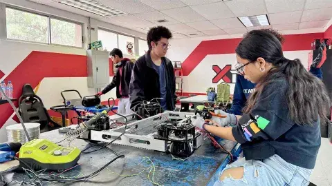 Equipo de robótica PrepaTec enfrenta el reto REEFSCAPE en FIRST Laguna