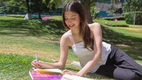 Fantasía y maldición: alumna potosina del Tec debuta en la literatura 