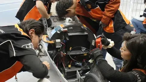 ¿Autopartes de hongos? Idea de alumnos Tec gana premio global de Shell