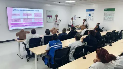 ¡Prevención! Estudiantes de Tec Gdl llevan salud a empresa tecnológica