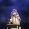 alumna presentando su monólogo