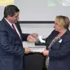 La ministra de Baden-Württemberg entregó a nuestro rector una placa conmemorativa