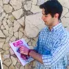 Alex Carrillo con su libro Faces que se ubica en los más vendidos de Amazon