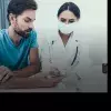 Hombre joven junto a doctora aplicando prueba de glucosa