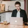 Ahorro y talento a distancia: enlista experto ventajas del home office