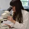 Su dedicación a la investigación la lleva a estudiar en Oxford