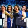 4 alumnas ganadoras del Premio Ceneval y graduadas del Tec de Monterrey campus Laguna muestran sus títulos profesionales en un collage