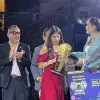 Alessandra recibiendo el Premio Municipal a la Juventud 2024 categoría Derechos Humanos