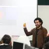 Alan Romero durante un taller de postproducción a estudiantes del campus Monterrey.