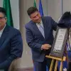 Ricardo con su premio y en el discurso de agrradecimiento
