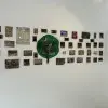 Exposición de los objetos contenidos en la cápsula.