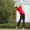 Práctica de golf, joven alumno de PrepaTec Santa Anita participa en torneos profesionales. 