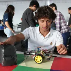 Alumnos en la EXPO Ingenierías
