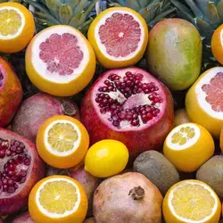 Se recomienda comer 5 frutas de distintos colores al día para consumir una cantidad adecuada de vitamina.