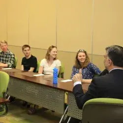 Una comisión de 12 estudiantes de Drake University llevarán curso intensivo por 2 semanas en nuestra Institución.