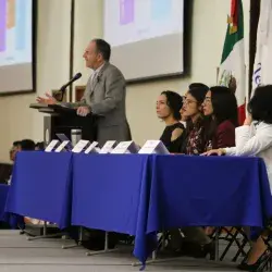 Varios alumnos de diversas instituciones en niveles de secundaria y preparatoria ejercitaron sus habilidades de expresión verbal en la vigésimo quinta edición de TECMUN Jr., llevada a cabo en Tec Estado de México.