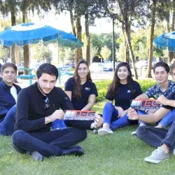 Cada integrante del equipo tiene actividades específicas dentro de la escudería para cubrir diversas áreas como: mercadotecnia, patrocinios, ingeniería y negocios, entre otras.