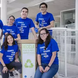 Estudiantes del Tecnológico de Monterrey en Estado de México diseñan una campaña de reciclaje de papel para hacer conciencia sobre el desperdicio de este material.