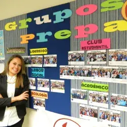 Andrea Herrera acompañada por alumnos de PrepaTec Guadalajara.