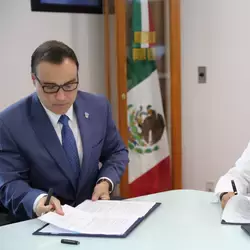 Firma del convenio entre INCan y Tec de Monterrey