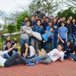 Todo el equipo de Ciencias conformado por los 26 alumnos