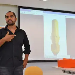 Escultor mexicano Francisco Esnayra