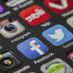 Minería de datos por redes sociales.