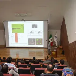 Co-inventor del microscopio de fuerza atómica da conferencia en el TEC