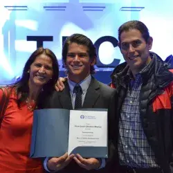 Alumno reconocido con la Beca al Talento Académico