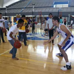 Niños triquis y Borregos de basquet