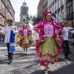 20 años de hacernos bailar al son del huapango