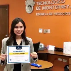 Banco de México reconoce a alumna chihuahuense 