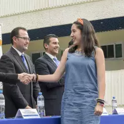 Alumna de Prepatec gana primer lugar nacional con obra literaria 