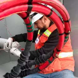 Joven crea máquina capaz de reducir la contaminación de las empresas