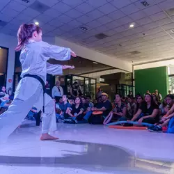 Joven mexicana destaca por su trayectoria deportiva de Karate Do