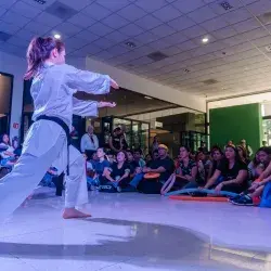 Joven mexicana destaca por su trayectoria deportiva de Karate Do