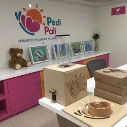 Vuelven realidad cuentos y regalan sonrisas a niños en fase terminal