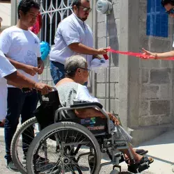 Estudiantes se unen y dan hogar a familia damnificada por sismo