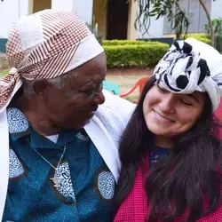 Alumna hidrocálida lucha por la equidad de género en África